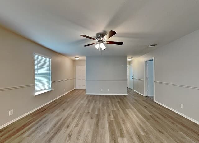 3-bedroom rental at 2007 Mission Cv in San Antonio, TX — photo 2