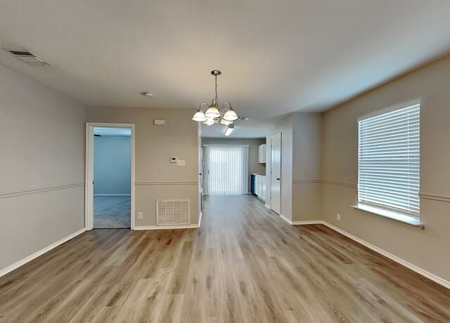 3-bedroom rental at 2007 Mission Cv in San Antonio, TX — photo 3