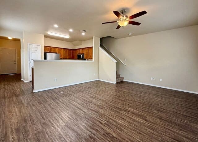 3-bedroom rental at 5807 Golf Bend Unit 2 in San Antonio, TX — photo 5