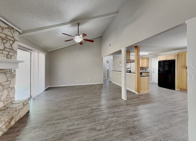 3-bedroom rental at 4909 Tiffany in Schertz, TX — photo 3