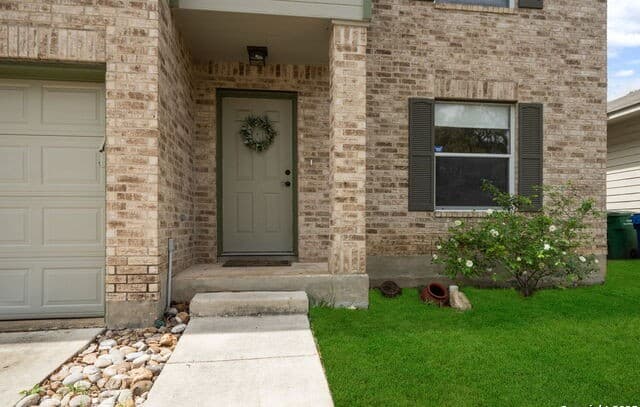 3-bedroom rental at 8567 Timber Lodge in San Antonio, TX — photo 4