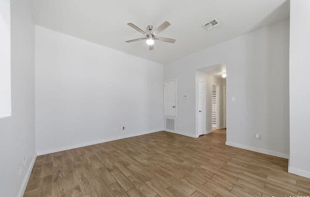 2-bedroom rental at 14532 Clovelly Wood in San Antonio, TX — photo 2