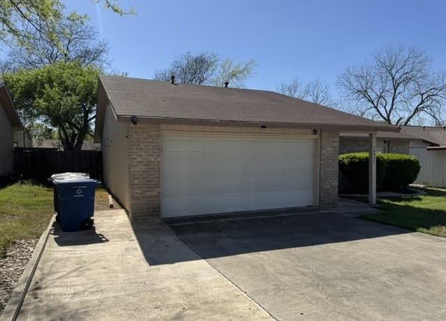 3-bedroom rental at 15023 Beavers Run in San Antonio, TX — photo 4
