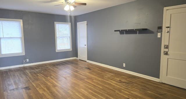 2-bedroom rental at 818 W Russell Pl Unit 4 in San Antonio, TX — photo 2