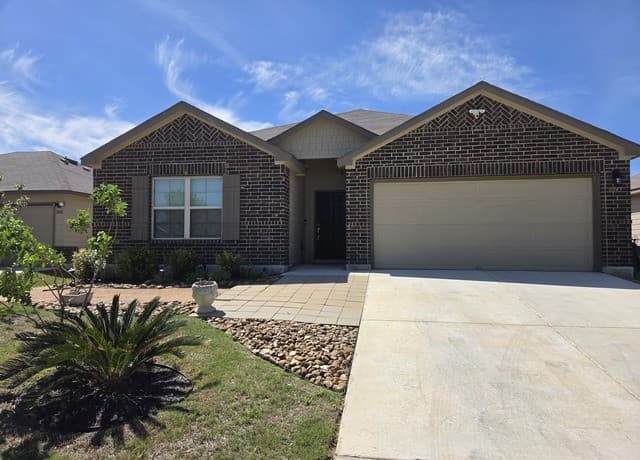 3-bedroom rental at 6943 Emerald Valley in San Antonio TX