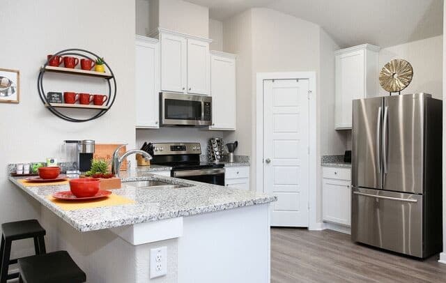 3-bedroom rental at 6943 Emerald Valley in San Antonio, TX — photo 4
