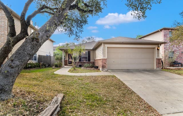 3-bedroom rental at 14726 Bluemist Pass in San Antonio TX