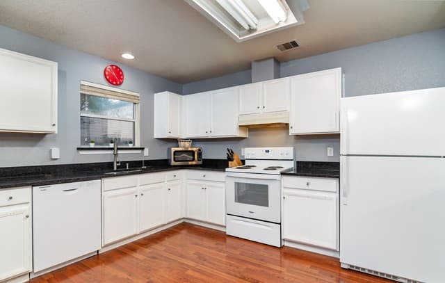 3-bedroom rental at 14726 Bluemist Pass in San Antonio, TX — photo 5