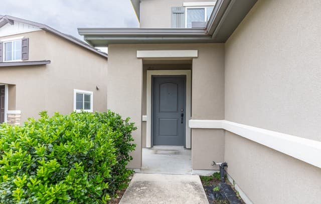 3-bedroom rental at 10430 Legacy Cove in San Antonio, TX — photo 3
