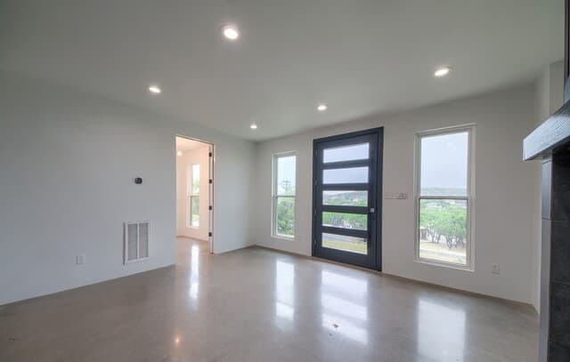 4-bedroom rental at 714 Misty Water Ln in San Antonio, TX — photo 4
