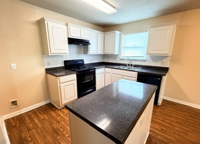 3-bedroom rental at 11214 Indian Cyn in San Antonio, TX — photo 3