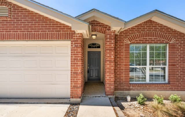 3-bedroom rental at 659 Coral Harbor in San Antonio, TX — photo 3