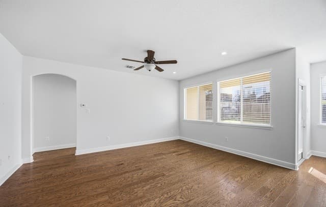 4-bedroom rental at 4030 Calle De Cobre in San Antonio, TX — photo 4