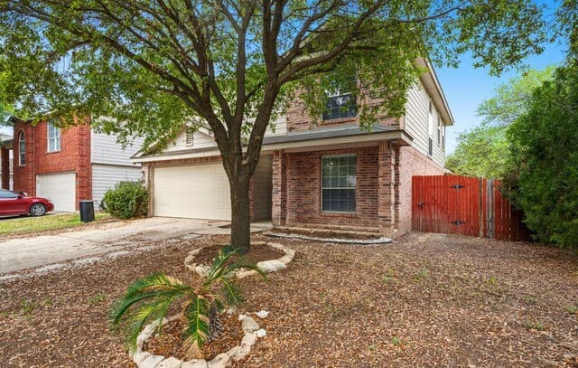 3-bedroom rental at 10603 Appaloosa Bay in San Antonio, TX — photo 2