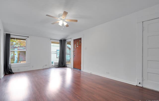 1-bedroom rental at 165 Division Unit 2 in San Antonio, TX — photo 2