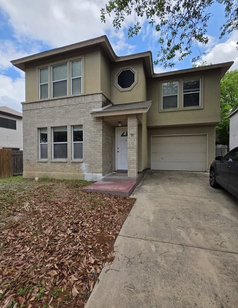 3-bedroom rental at 10 Cavelier Pass in San Antonio TX