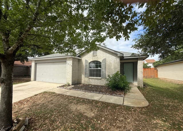 3-bedroom rental at 7510 Carriage Pass in San Antonio TX