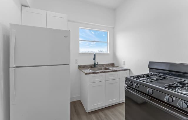 1-bedroom rental at 146 Fairview Unit 2-3 in San Antonio, TX — photo 5
