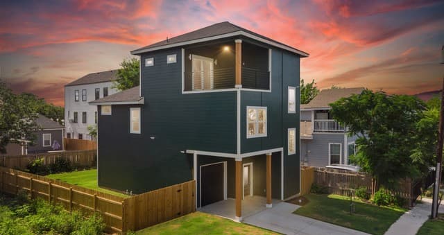 3-bedroom rental at 326 Cactus St in San Antonio TX