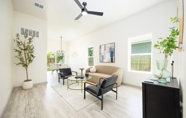 3-bedroom rental at 326 Cactus St in San Antonio, TX — photo 2