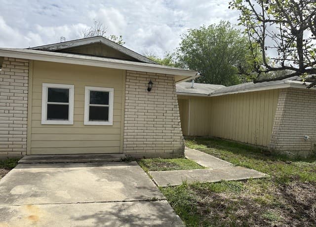 3-bedroom rental at 4911 Longfellow Blvd in San Antonio TX