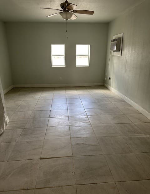 2-bedroom rental at 4911 Longfellow Blvd in San Antonio, TX — photo 5
