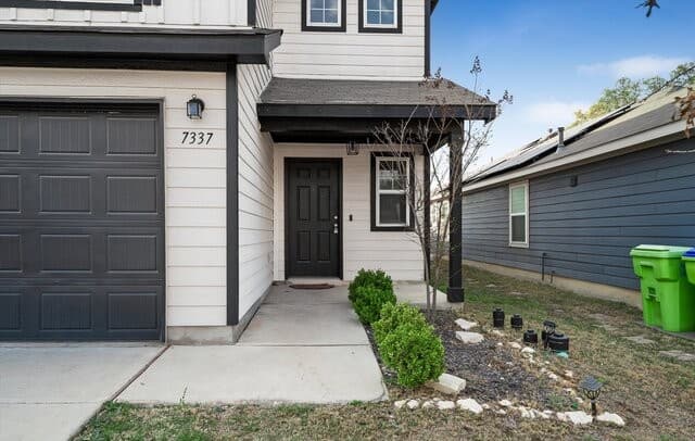 4-bedroom rental at 7337 Storms End in San Antonio, TX — photo 2