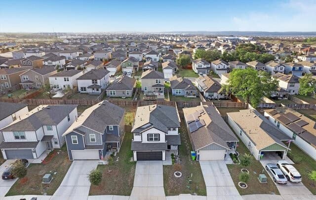4-bedroom rental at 7337 Storms End in San Antonio, TX — photo 4