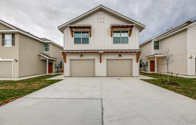 3-bedroom rental at 13818 Enzo Gate Unit 101 in San Antonio TX