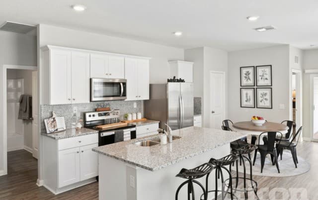 3-bedroom rental at 14319 Palm Ridge in San Antonio, TX — photo 4