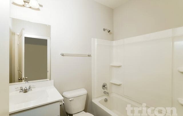 3-bedroom rental at 14355 Gunsight Pass in San Antonio, TX — photo 2