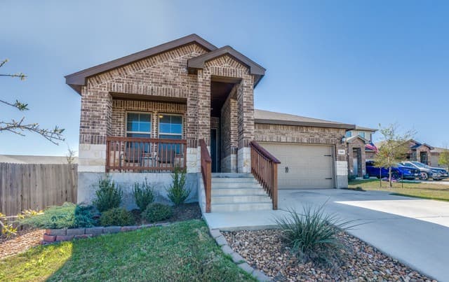 4-bedroom rental at 344 Quinton Bend in Cibolo, TX — photo 2
