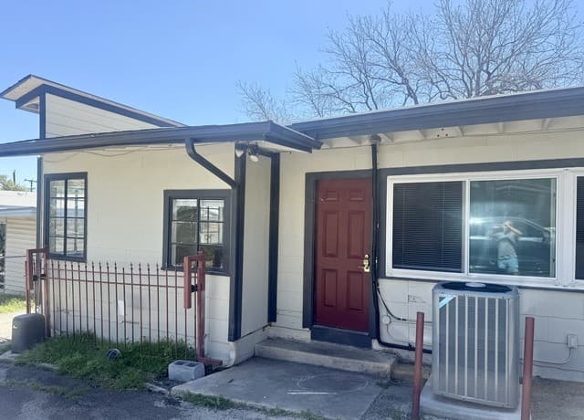 2-bedroom rental at 217 Deerwood Dr in San Antonio TX