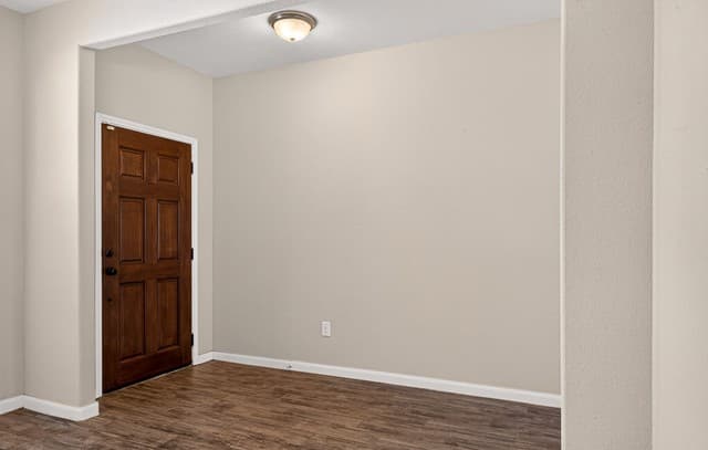 5-bedroom rental at 10426 Rosalina Loop in Converse, TX — photo 4