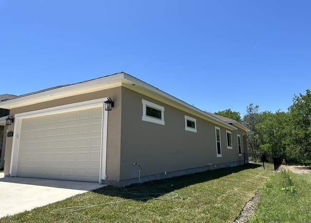 4-bedroom rental at 6014 Covers Cove in Cibolo, TX — photo 4