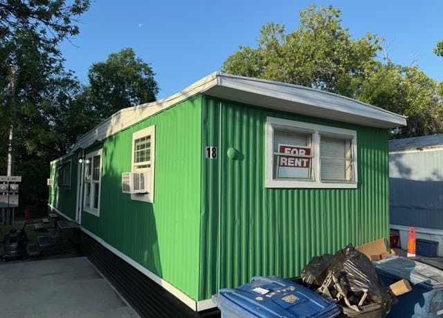 2-bedroom rental at 1311 W Hein Rd Unit 18 in San Antonio TX