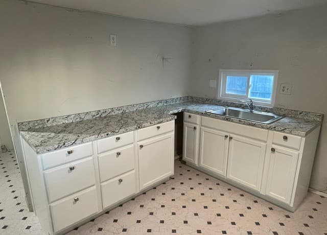 2-bedroom rental at 1311 W Hein Rd Unit 18 in San Antonio, TX — photo 2