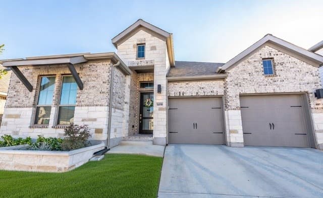 4-bedroom rental at 14336 Apache Wells in San Antonio TX