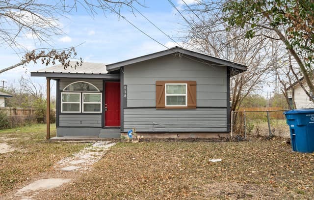 3-bedroom rental at 518 Rotary in San Antonio, TX — photo 2