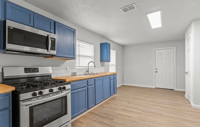 3-bedroom rental at 518 Rotary in San Antonio, TX — photo 5