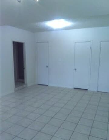 2-bedroom rental at 600 Monticello Ct Unit 2 in San Antonio, TX — photo 2