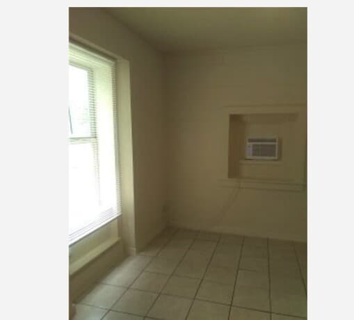2-bedroom rental at 600 Monticello Ct Unit 2 in San Antonio, TX — photo 4