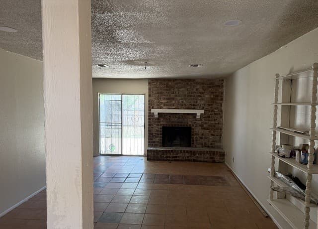 4-bedroom rental at 9130 Kings Hbr in San Antonio, TX — photo 3