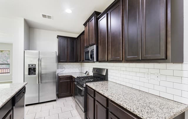 4-bedroom rental at 15136 Pandion Dr in San Antonio, TX — photo 3
