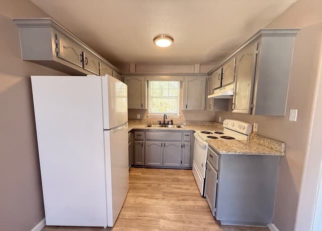 2-bedroom rental at 1405 Donaldson Unit 202 in San Antonio, TX — photo 5