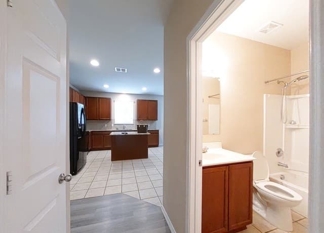 3-bedroom rental at 3703 Painted Trak in Schertz, TX — photo 4