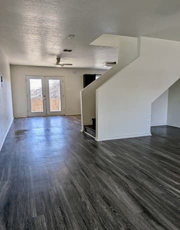 3-bedroom rental at 9710 Amber Cove in San Antonio, TX — photo 2