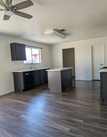 3-bedroom rental at 9710 Amber Cove in San Antonio, TX — photo 3