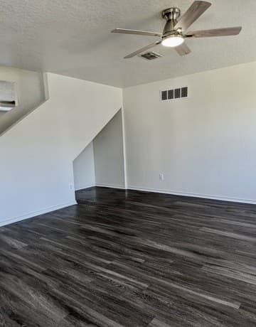 3-bedroom rental at 9710 Amber Cove in San Antonio, TX — photo 5