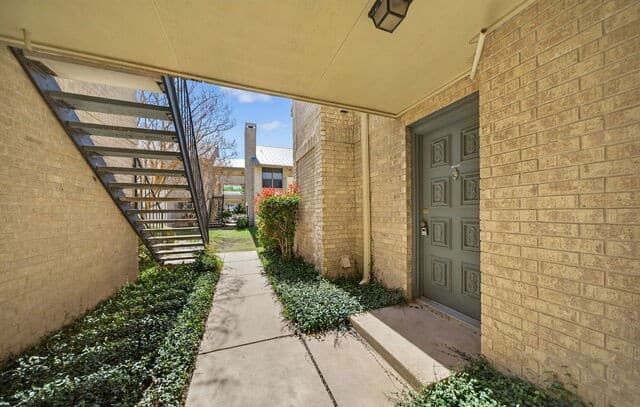 1-bedroom rental at 11843 Braesview Unit 2311 in San Antonio, TX — photo 2